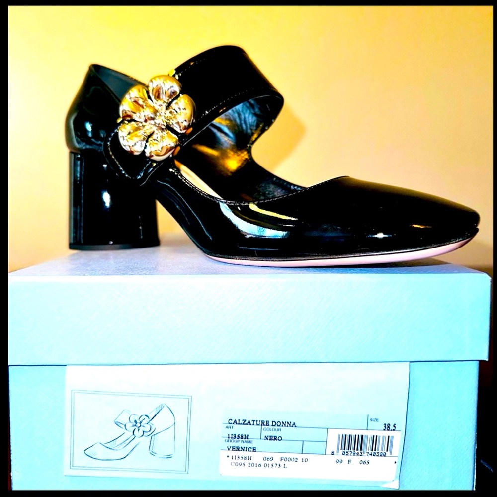 Prada Mary Jane Patent Pumps Heels leather trending